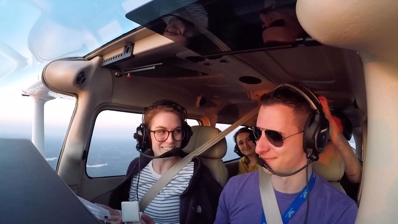 Pilot Proposes To Girlfriend While Flying