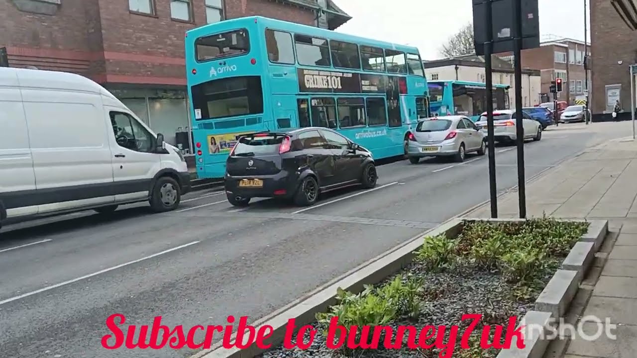 Walking from Dunstable to Houghton Regis in the UK 