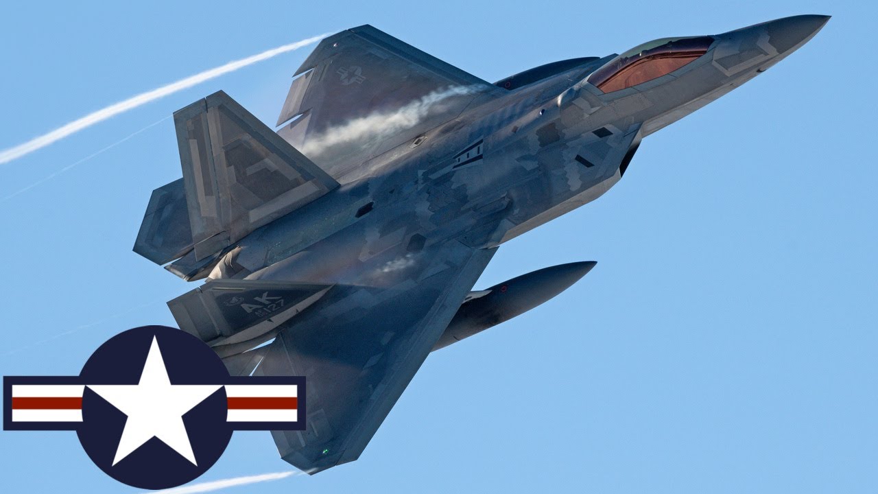 ВВС США. Самые мощные в мире истребители F-22 Raptor во время учений на Аляске.