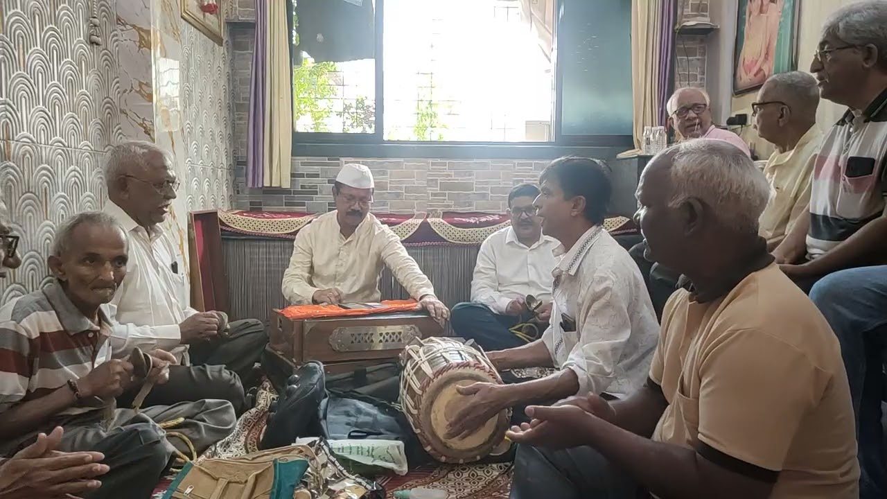 श्री दिलीप वारंग बुवा पखवाज श्री प्रकाश हिंदळेकर