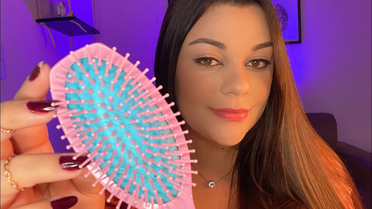 ASMR: AMIGA CARINHOSA ESCOVANDO SEU CABELO