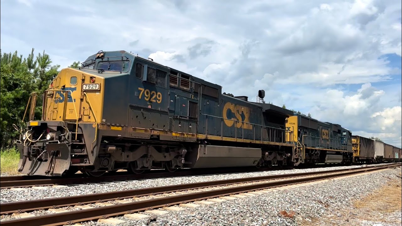 CSX 7929 (EX-LMS) Dash 8 Leads M457-17 at Sandy Ford
