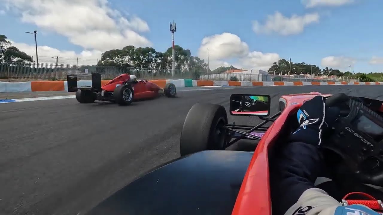Formula Renault 2.0 - New personal record at the Estoril Circuit - 1:45:295
