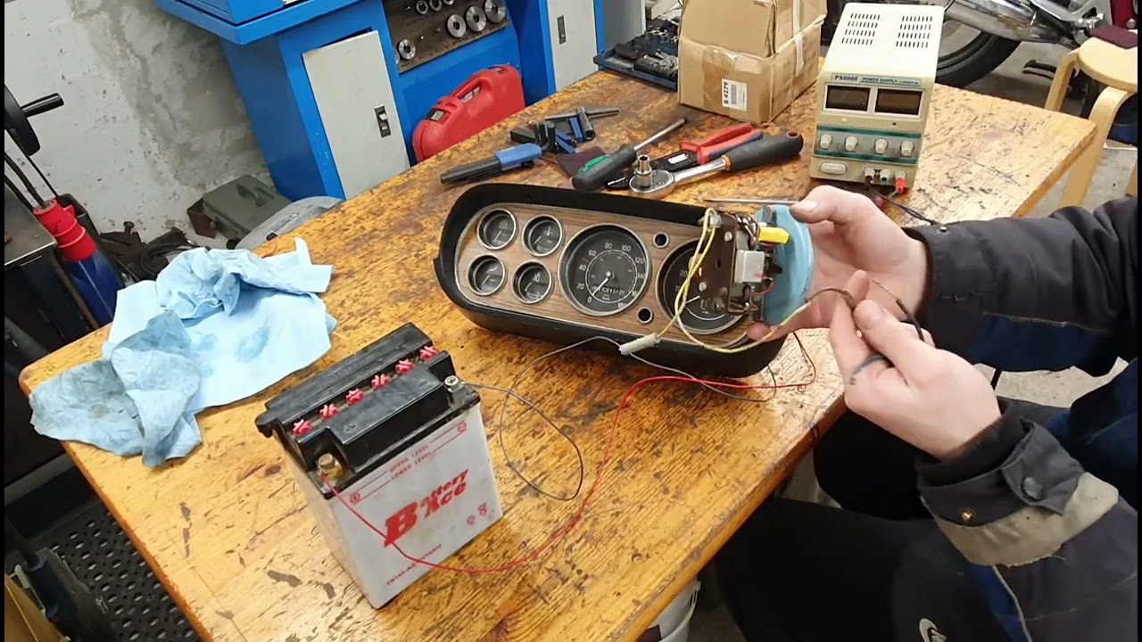 Kierroslukumittari ei toimi. Ford Escort. Tacho RPM fault.