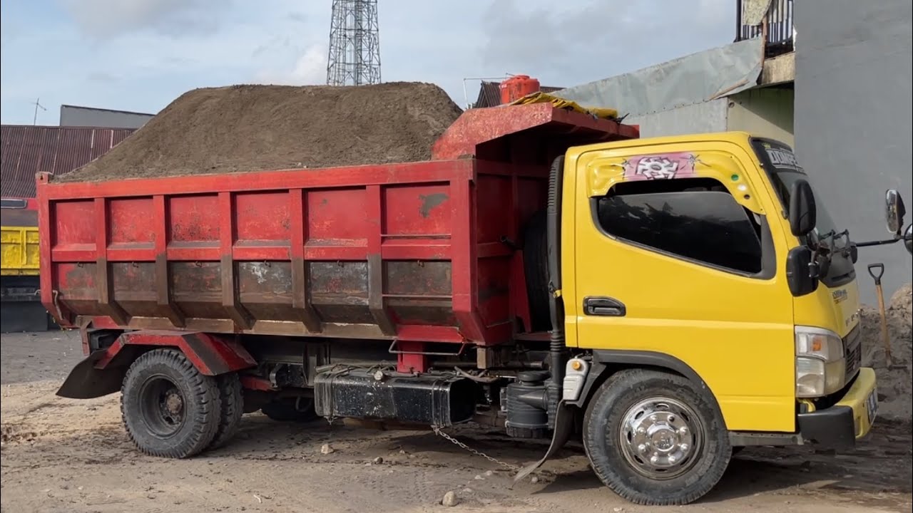Dump Truk Fuso Canter HD-X Jomplang Muatan Pasir  Menggung tinggi 