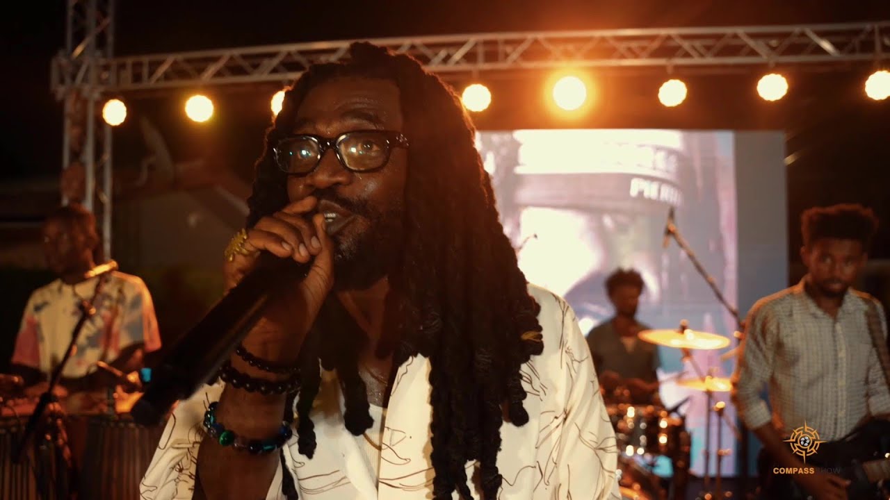 Ayisi  - Grind (Live Performance) @ SUBSTANCE