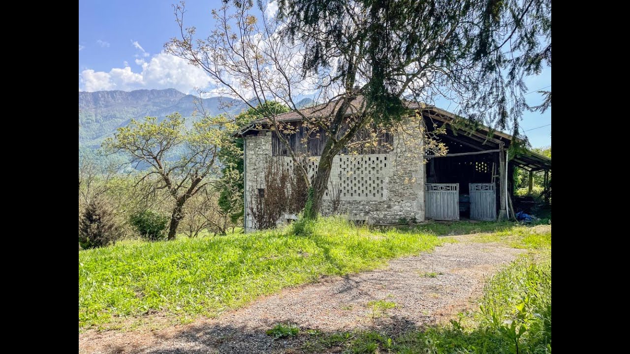 Corps de ferme à restaurer à L'Albenc