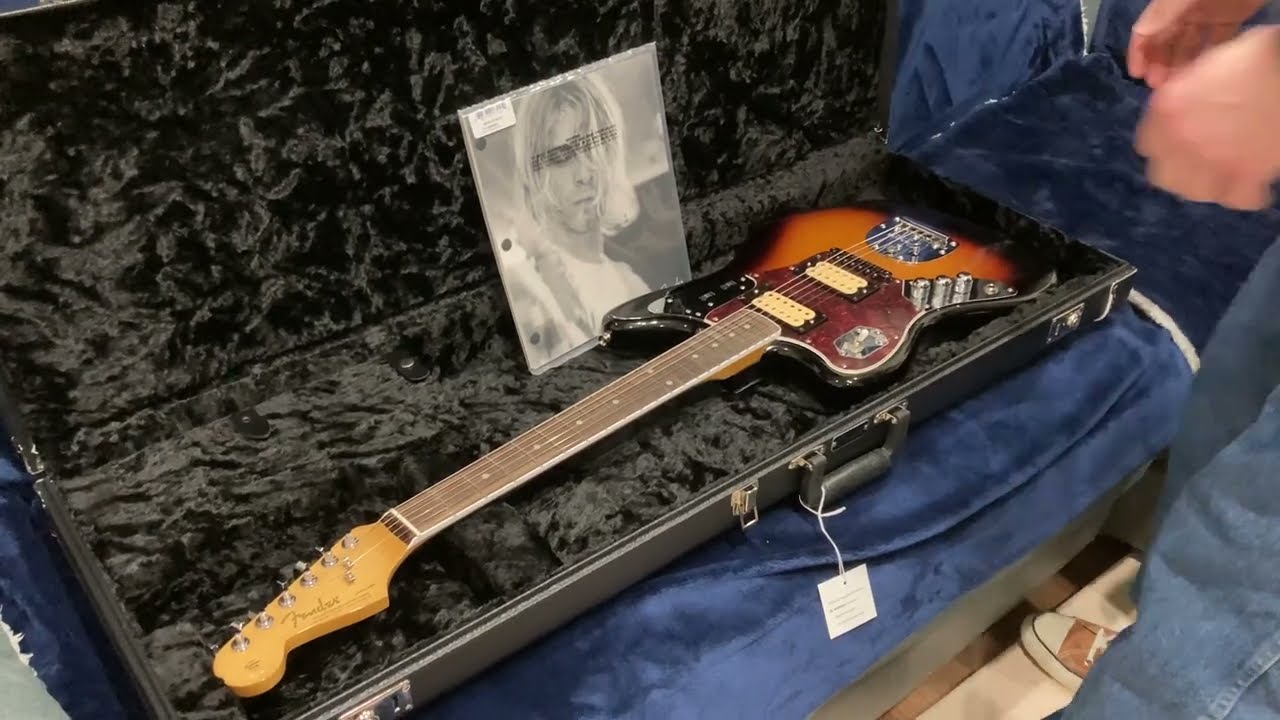 Fender Replica of Kurt Cobain 1965 Jaguar (Electric Guitar Used in 