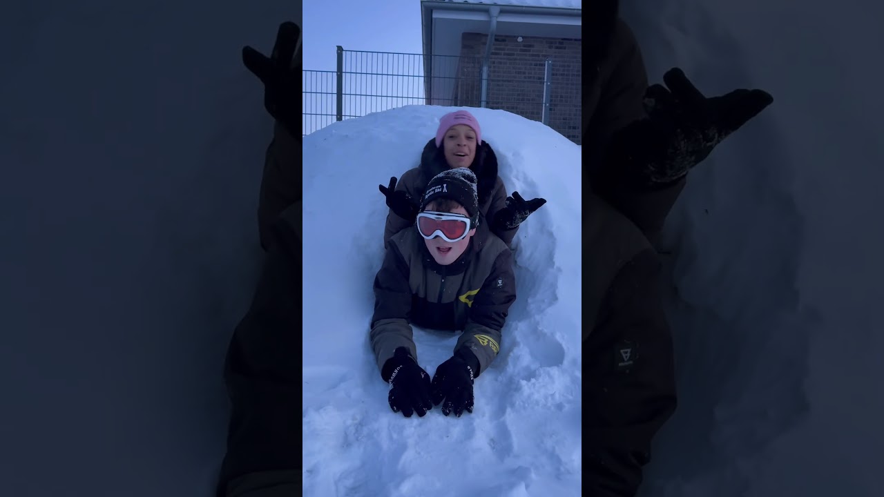 Liegen wir wirklich in einem selbst gebauten Iglu übereinander ?😅❄️🧊☃️🎿🏂 