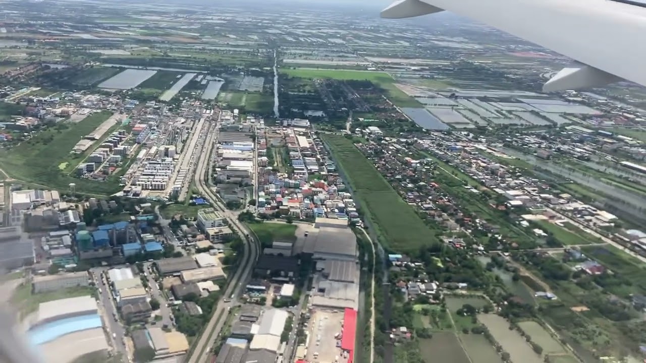 EVAท้องฟ้าสวยก่อนลงจอด สนามบินสุวรรณภูมิ sky atmosphere before landing ￼Suvannaphumi airport Bangkok
