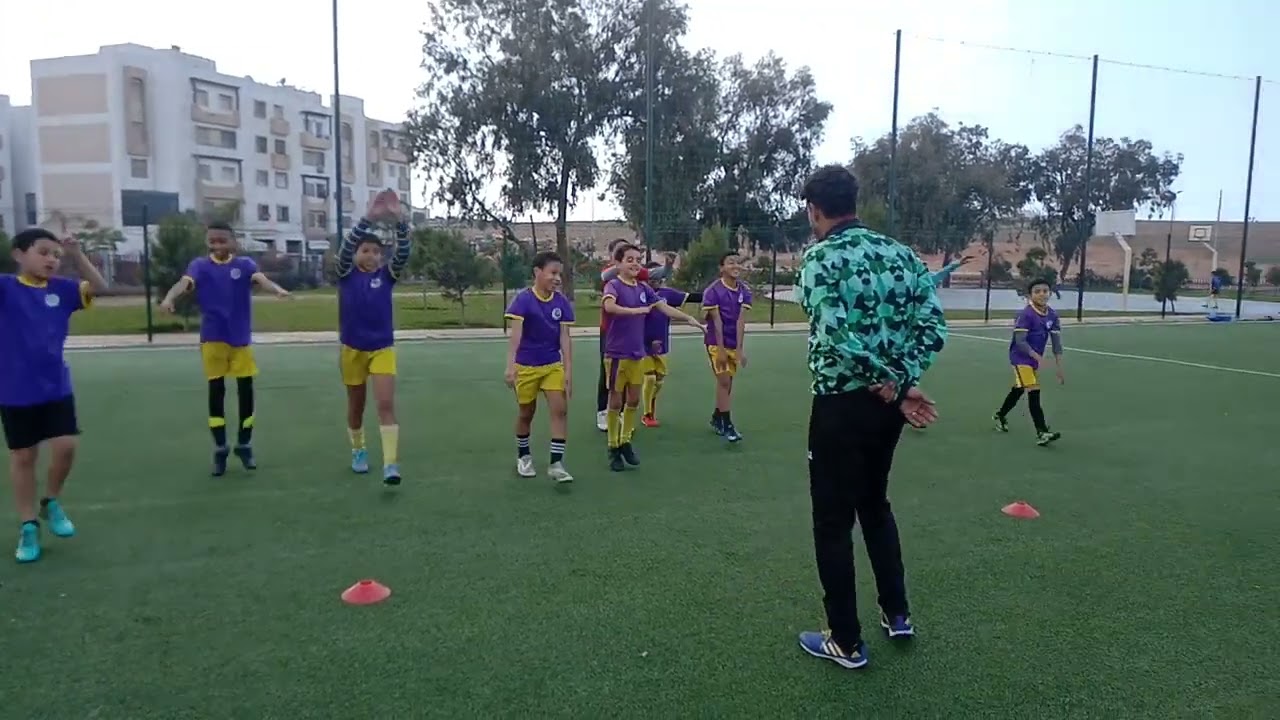نادي عرفان الرياضي يقيم تداريبًا رياضيةً للاطفال بالضبط في المنتزه الترفيهي الرحمة.