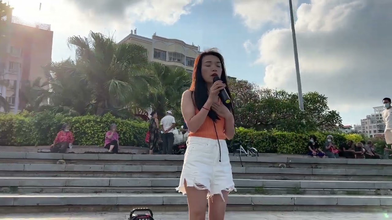 贵州小蓉儿  《还没爱够》爱一个人时，汹涌的爱意没有尽头