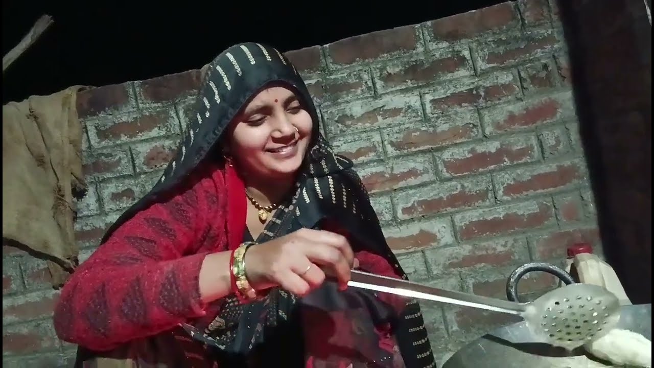 Gujhiya making