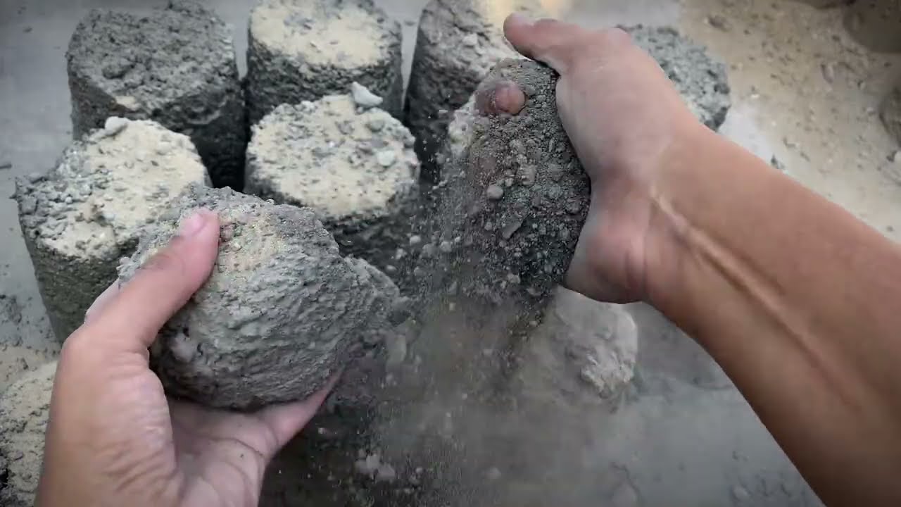 ASMR| Crispy Gritty Charcoal Sand Cement Dry Floor Crumbles🤤Dust play\Pouring💨#satisfying 