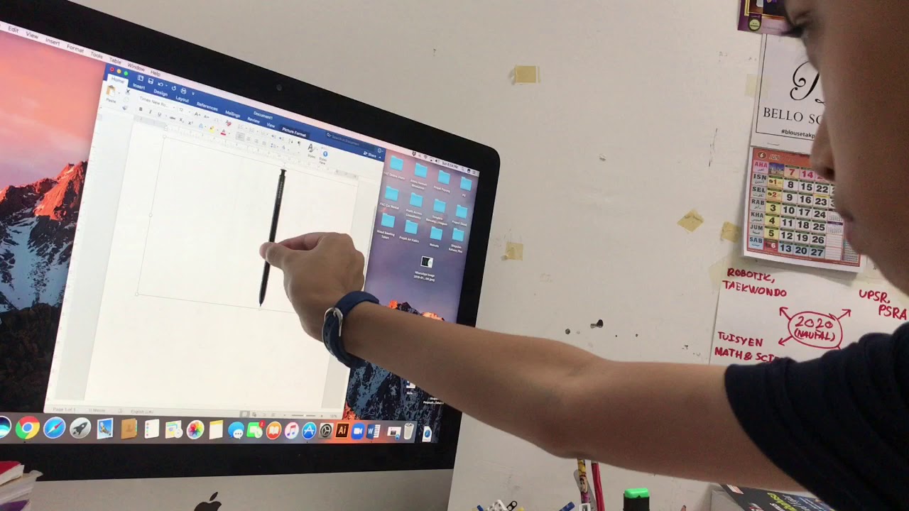 Magic Video I pull out my pen from computer&rsquo;s screen:)