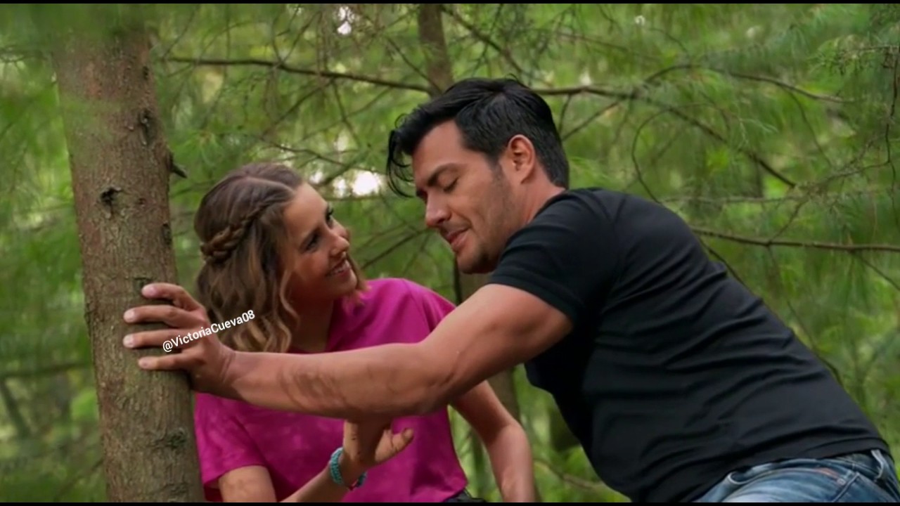 Victoria y Raúl El Primer Beso ❤ El Vuelo De La Victoria