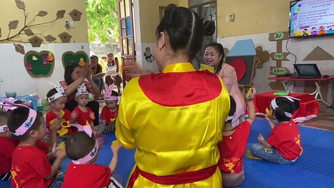 Nhận biết phân biệt hình tròn, hình vuông (24-36th) - Trần Thị Hồng Luyến