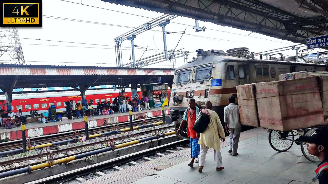 WAP 7 Purvanchal Express Arrival Before Time With Clear Announcement at Muzaffarpur Station [4K]