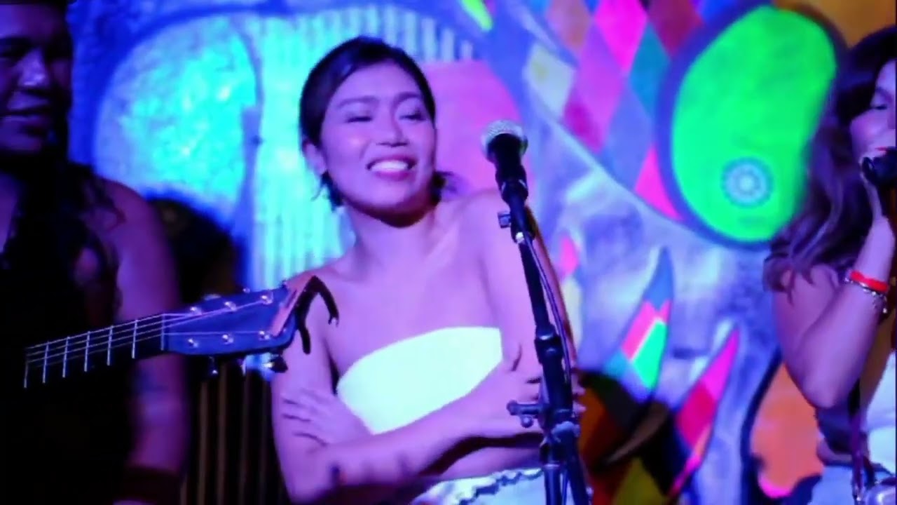 KATRINA VELARDE & JESSICA VILLARUBIN|Saving All My Love For You|Strum Music Cafe Siargao