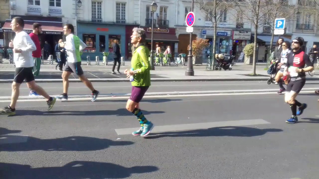 Bonne ambiance au marathon de Paris 2019