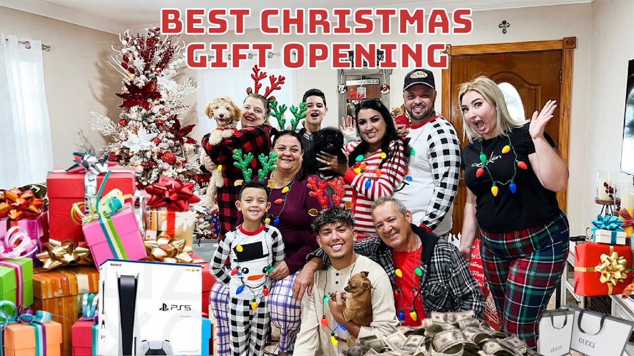 OPENING THE BEST CHRISTMAS GIFTS EVER!! 2021/ PARTYOF4TV