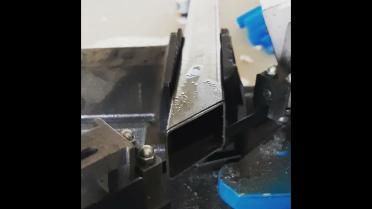 Angle cutting, steel cutting, steel tube cutting, band saw cutting