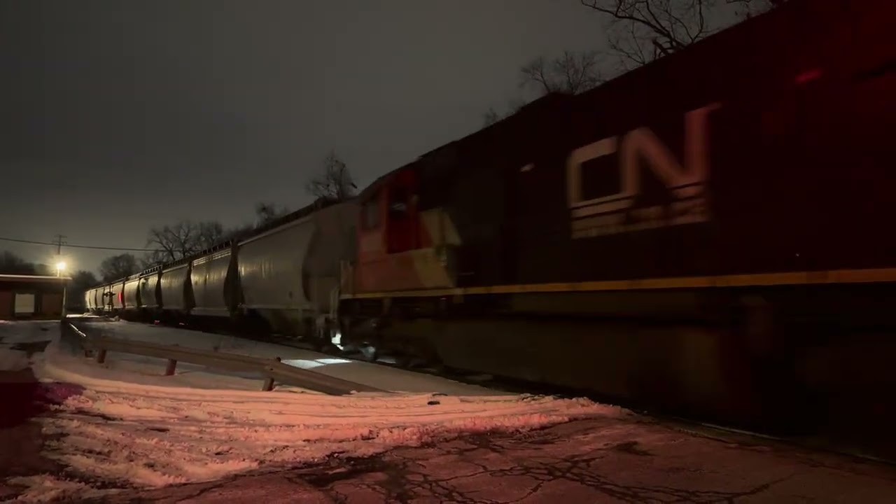 CN L548 south on CN STL Sub - (Belleville, IL)