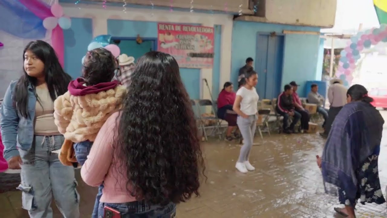 Así Bailan en el Bautizo con esta canción de Los Primos Clave Sierra con Fidel y Fidencio Mendez