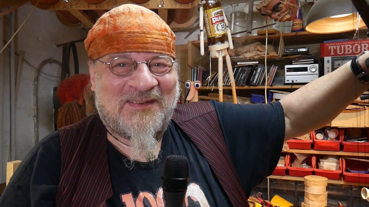 Peter Beyer und seine Marionetten im Interview