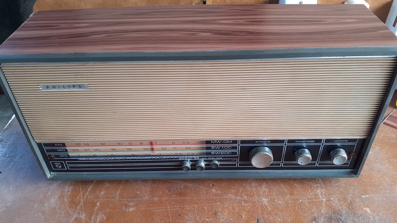 Rádio Philips modelo 06 RB 385 - salvo do lixo!