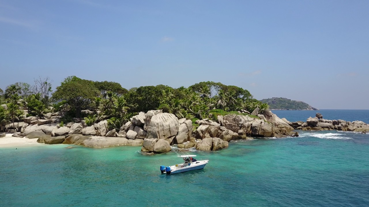 SEYCHELLES - LA DIGUE - GRAND SEUR - FELICITE - COCO ISLAND - 4K drone view