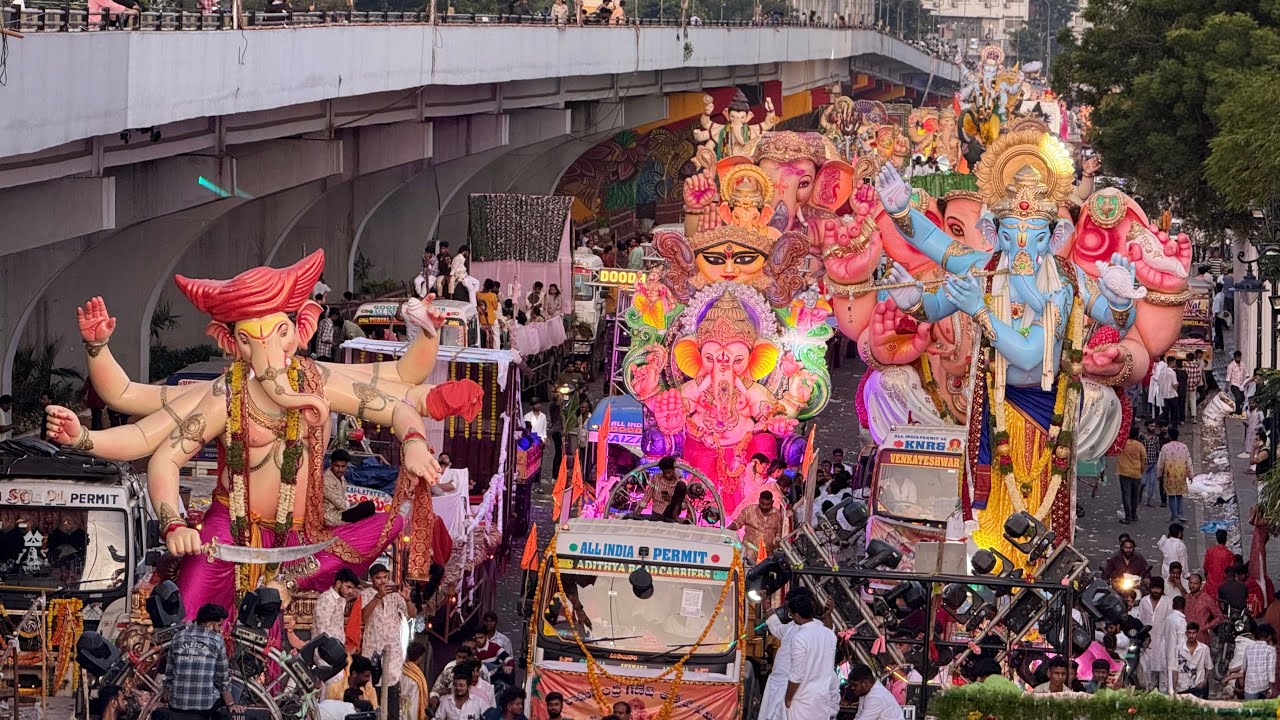 Ganesh Shobha Yatra 2025 | Ganpati Visarjan In Tank Bund Hyderabad | HussainSagar Ganapati Immersion