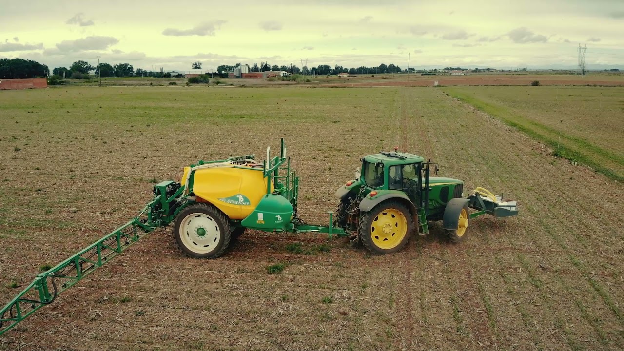 SUPRA 4200 - Pulverizador Arrastrado BENAVIDES - Barras hidráulicas de 18 metros en paralelo 2 T