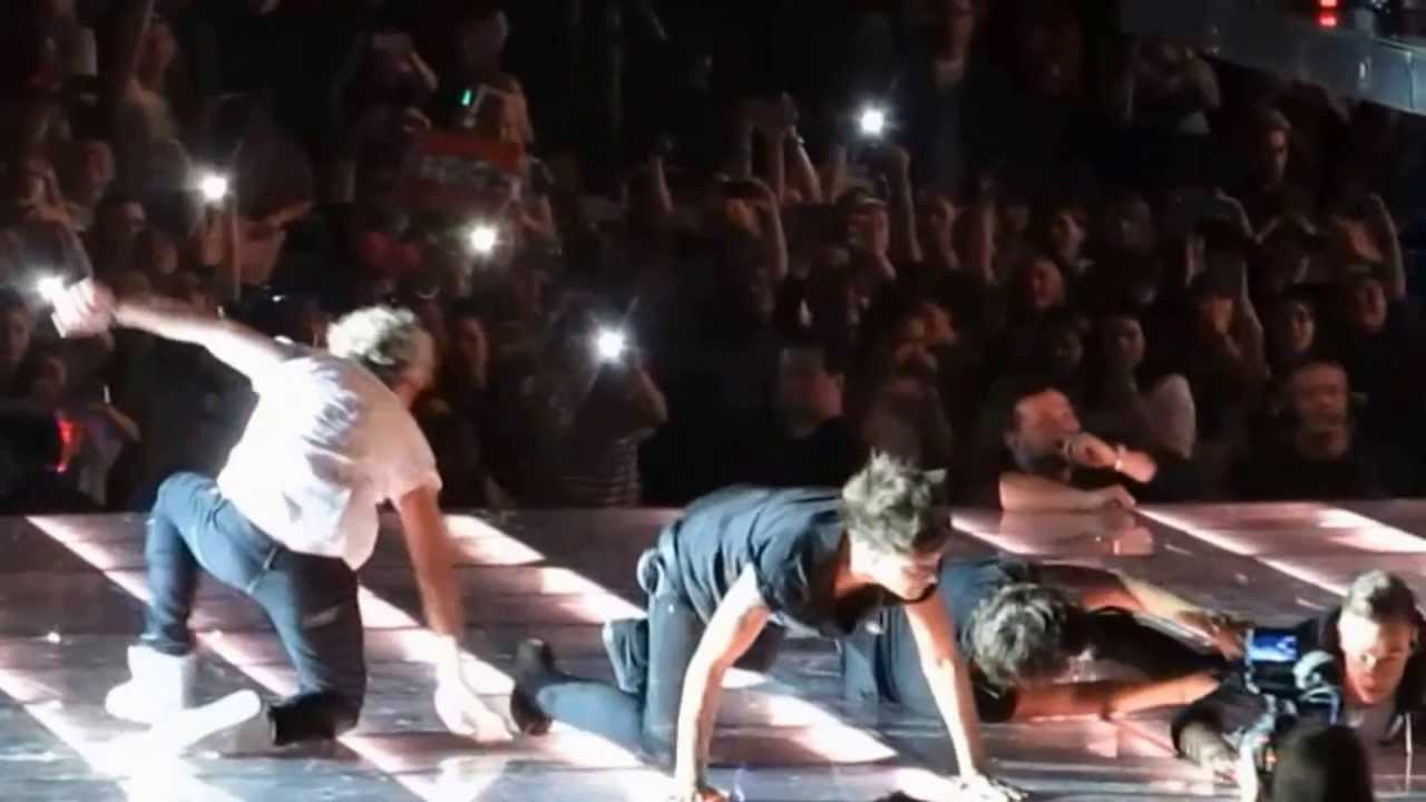 Niall Horan Best and funny Moments of concert (Berlin) PART 2