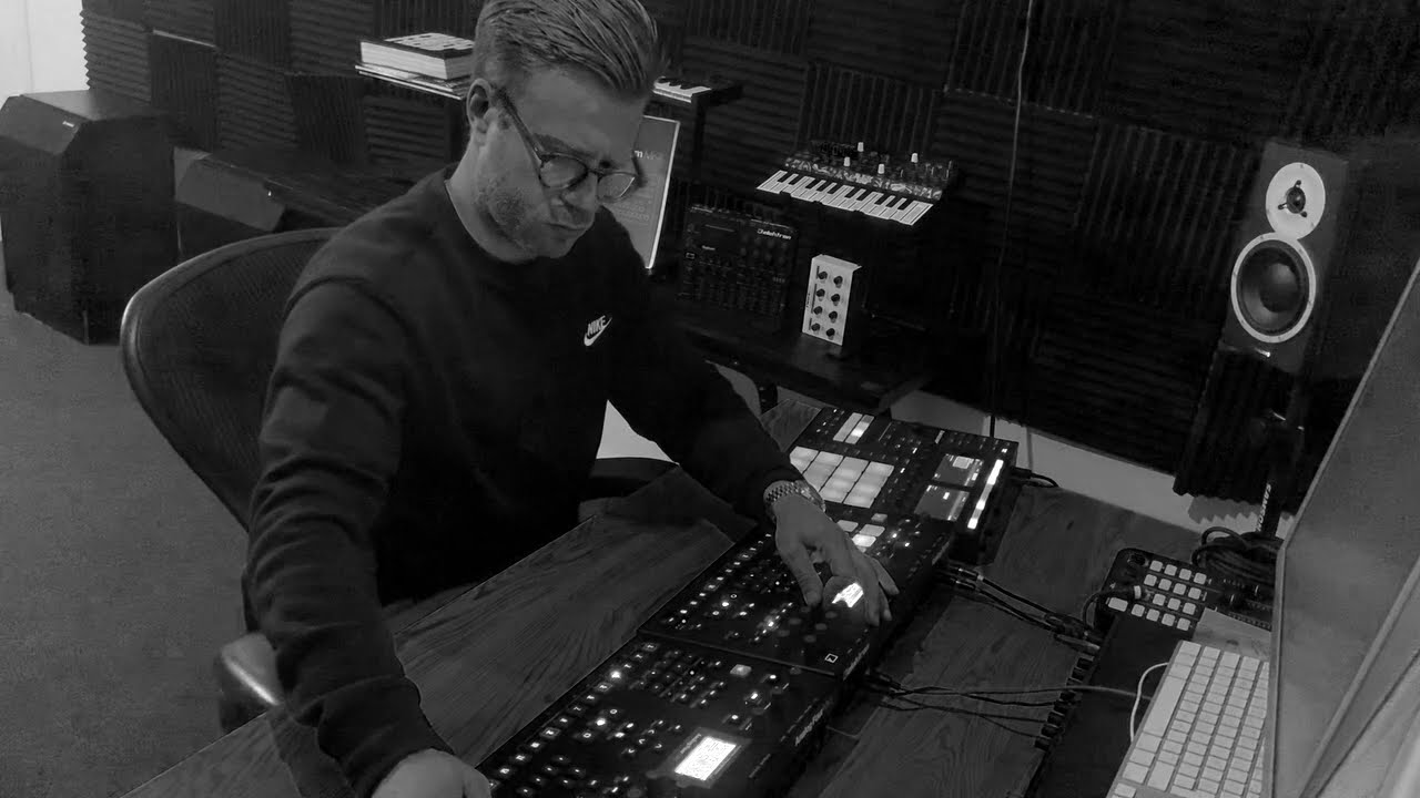 BIRD - LIVE TECHNO SESH 002 (ELEKTRON ANALOG RYTM MK2 (dual vco), ANALOG FOUR MK2, MASCHINE MK3)