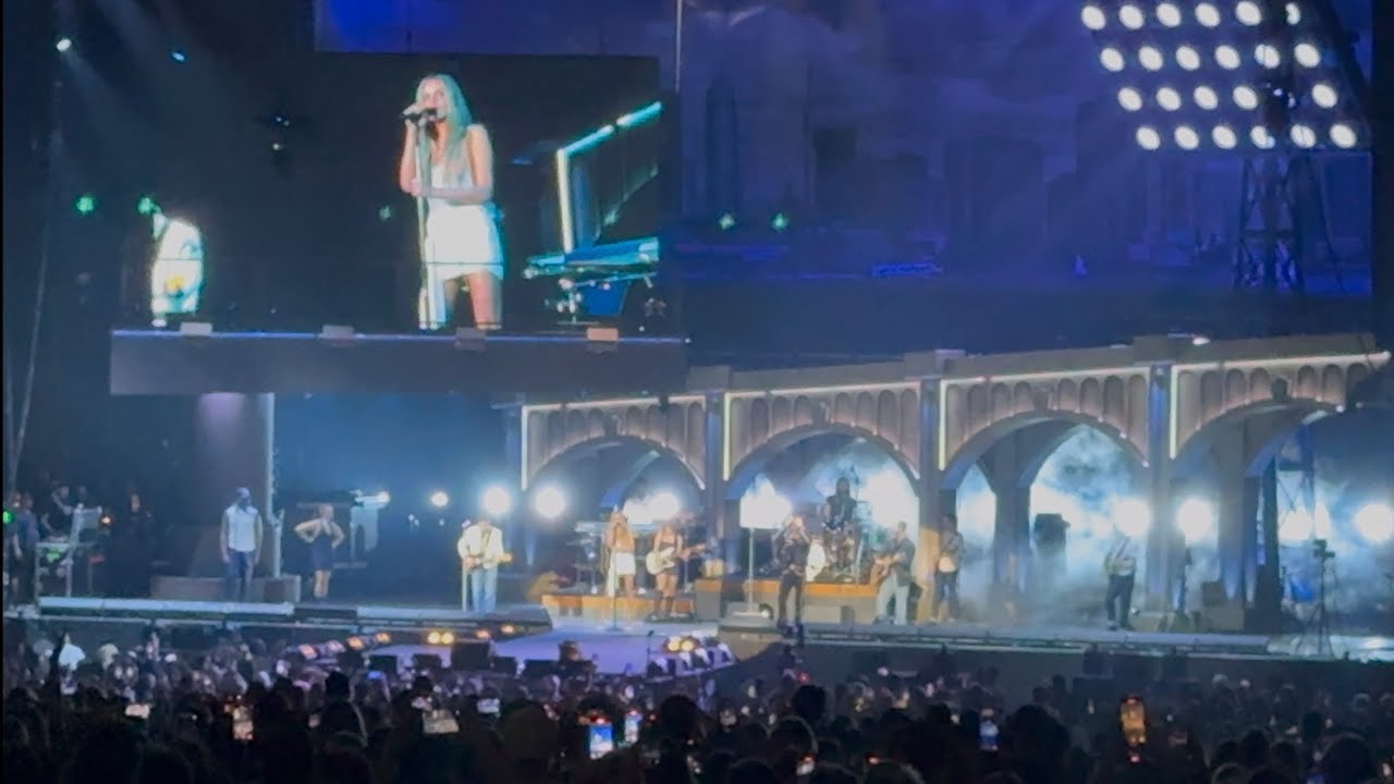 Jonas Brothers bring out special guest ￼Kelsey Ballerini - Dallas,TX - 8/31/25