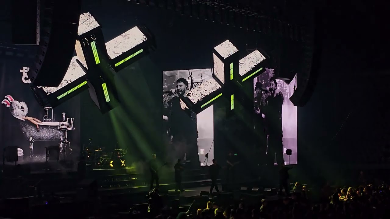 ELECTRIC CALLBOY - OLD SCHOOL MEDLEY (Live in Leipzig, Quaterback Immobilien Arena - 15.11.2025)