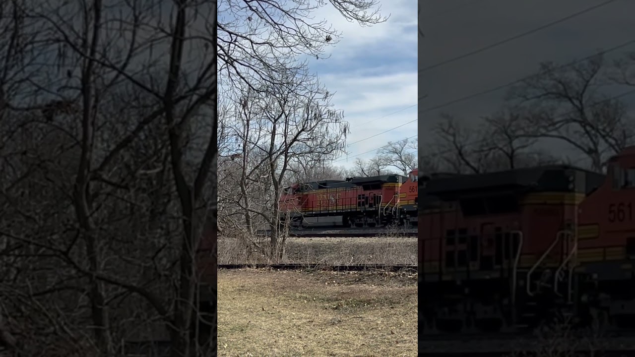This #BNSFmanifest begins accelerating east towards #cicero from #downersgrove IL. #BNSF
