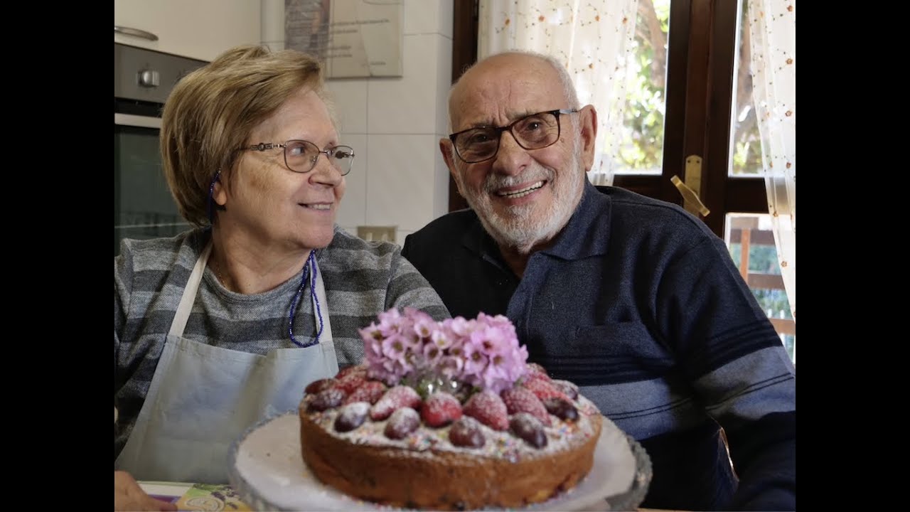 CIAMBELLA FRAGOLE E CIOCCOLATO - RICETTA DELLA NONNA MARIA