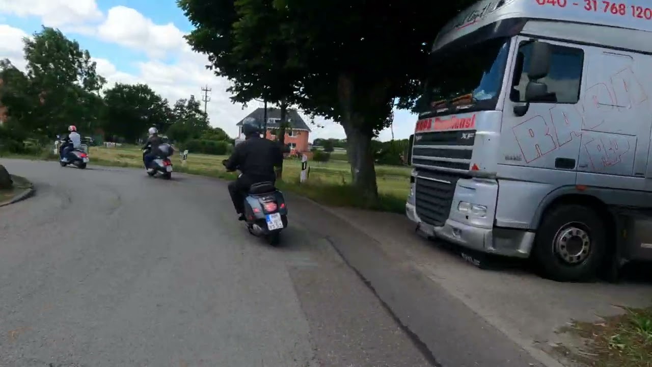 Vespa Tour - Hamburg mal anders - GoPro Scooter Run