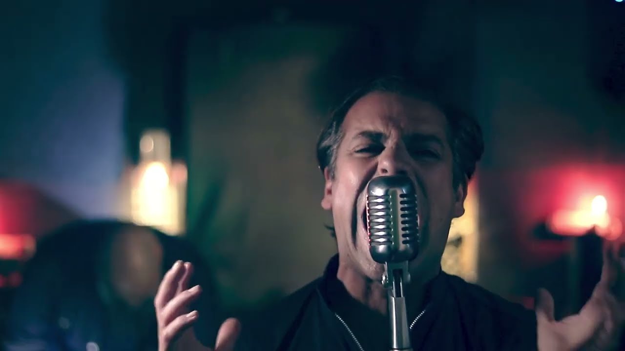 A V E &bull; R O J A  -  Diurno (Official Video)