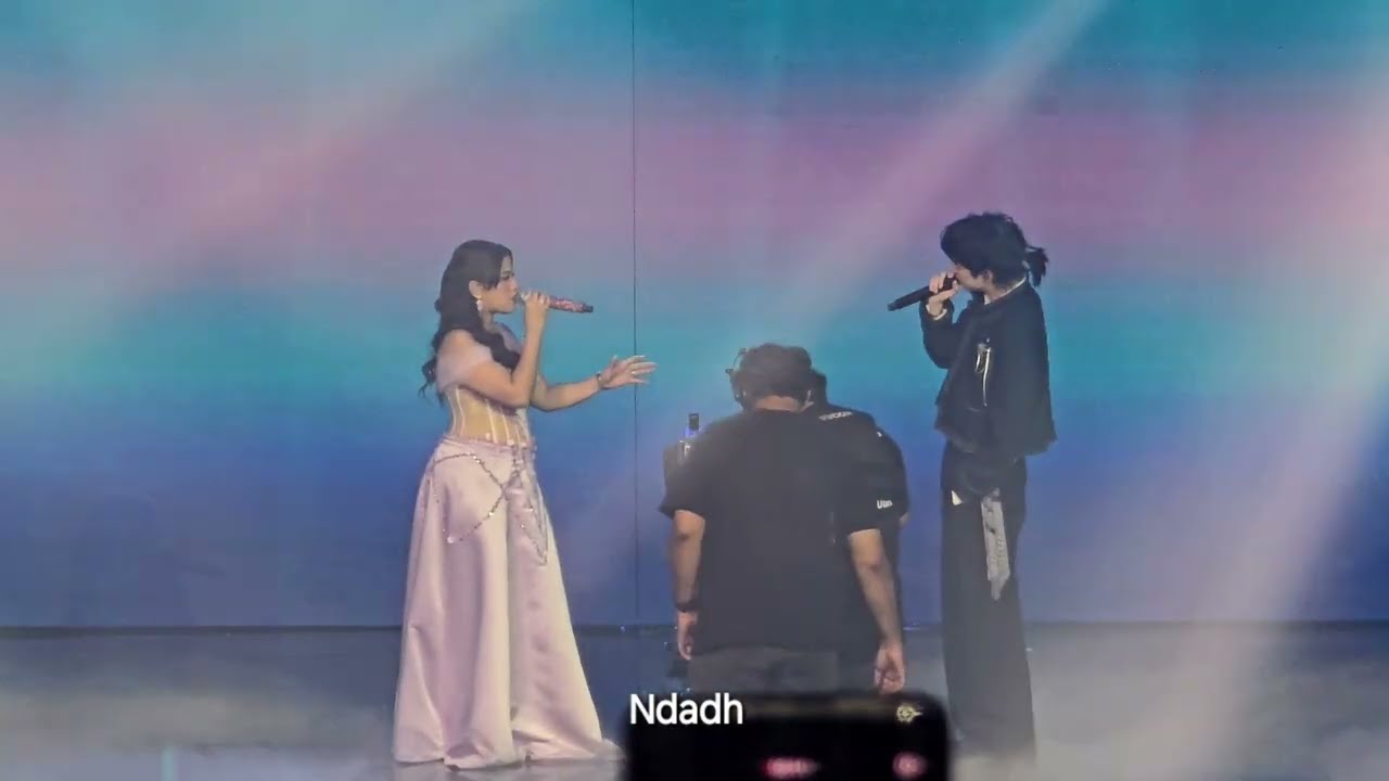 [4K] 251204 eaJ & Shabrina Leanor - Say Something (Cover) at SPOTIFY WRAPPED 2025 in JAKARTA