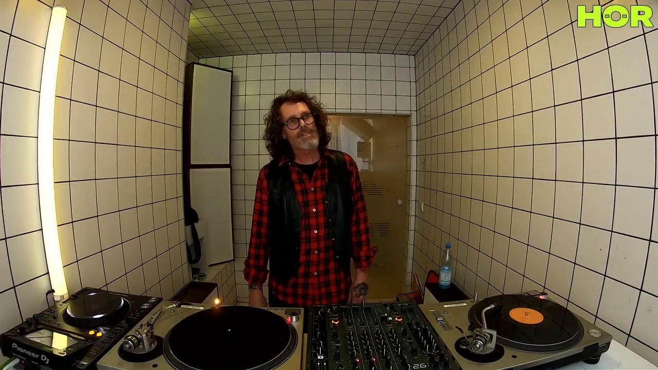 TTT - Andrea Barbieri (Tamburi Neri) / February 22 / 4pm-5pm