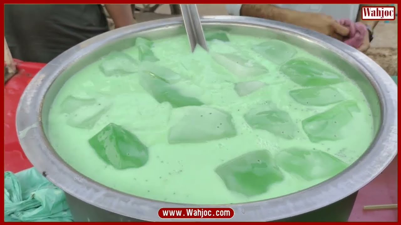 RAMADAN Special PAKOLA Drink Making | Street Food Vibes Of Karachi | WAHJOC Food