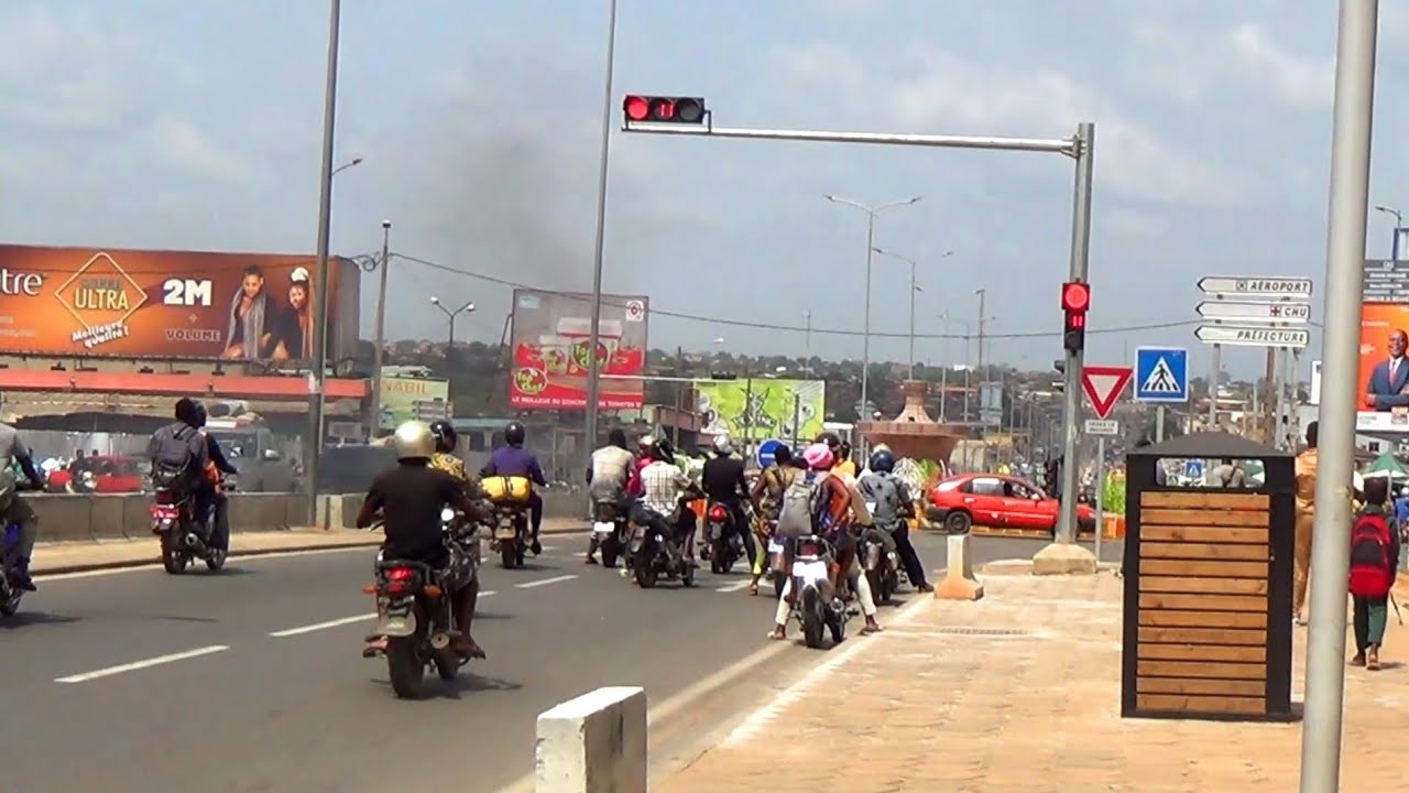 CLIPS OFFICIEL MOTO - WARI DE L'ARTISTE FOKLÉ