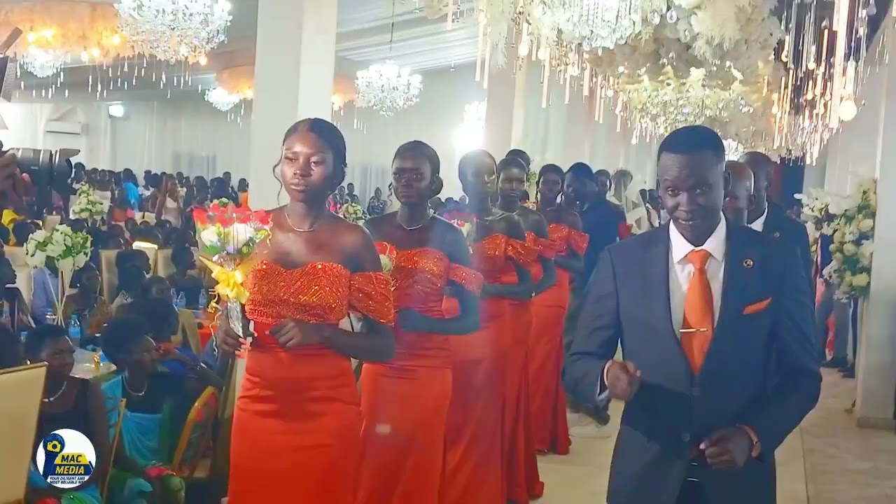 Arrival of bride and bridegroom Thon Chol and Atong Aguto 