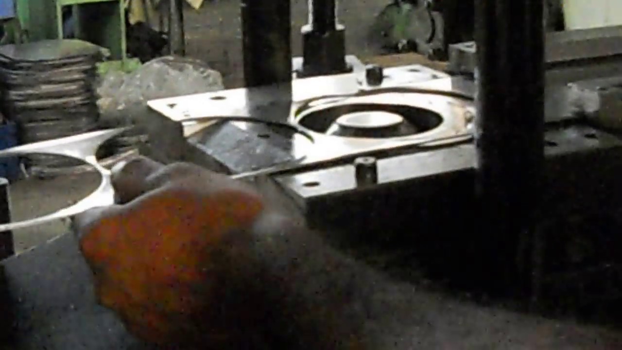 BLANKWITH DRAW ON FEEDER progressive tool