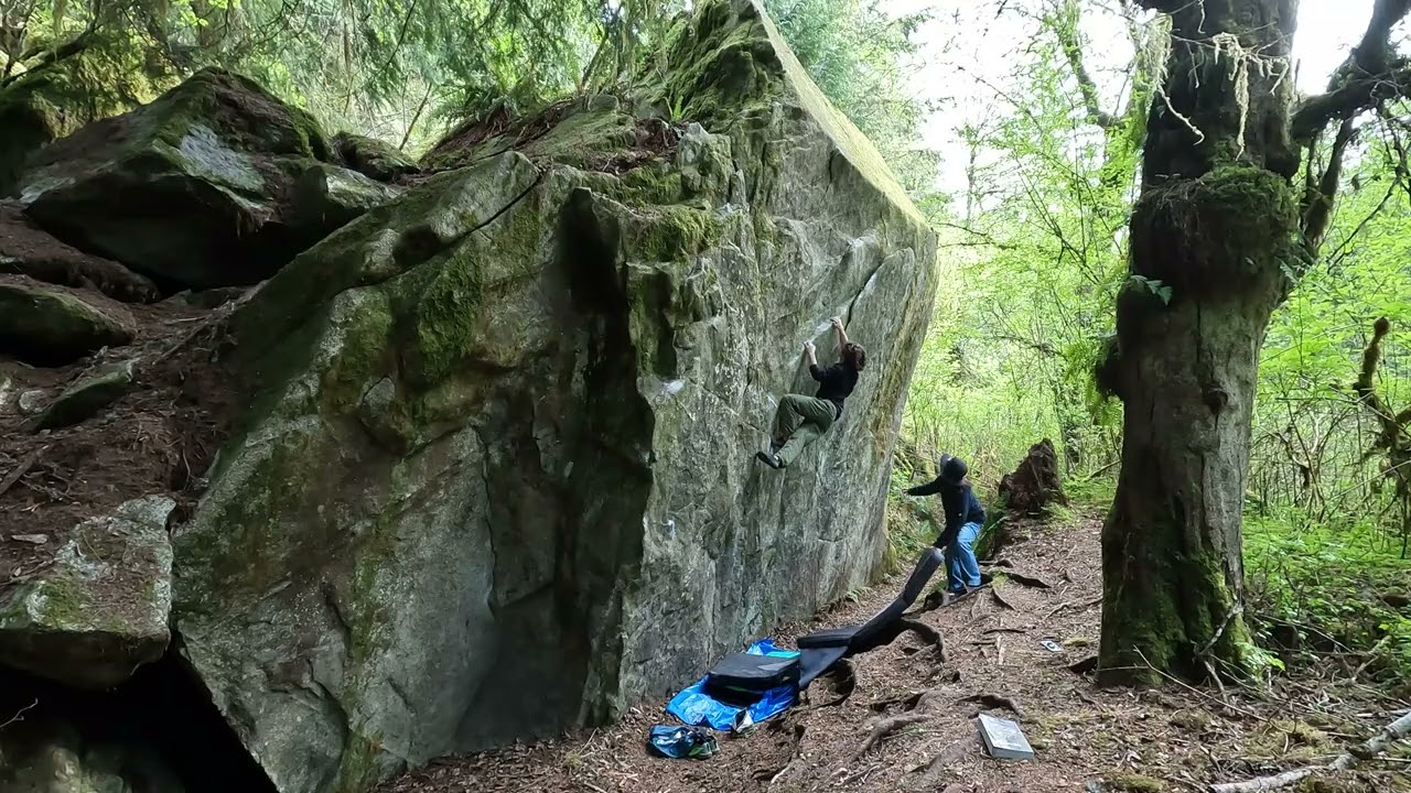 World Best Boulder Problem Low V8 - Squamish