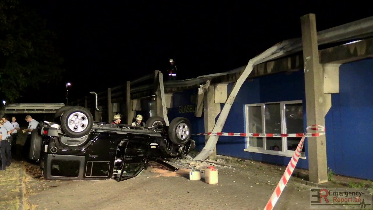 [SPEKTAKULÄRER UNFALL IN DÜSSELDORF] - Auto geklaut & filmreif vor der Polizei geflüchtet -