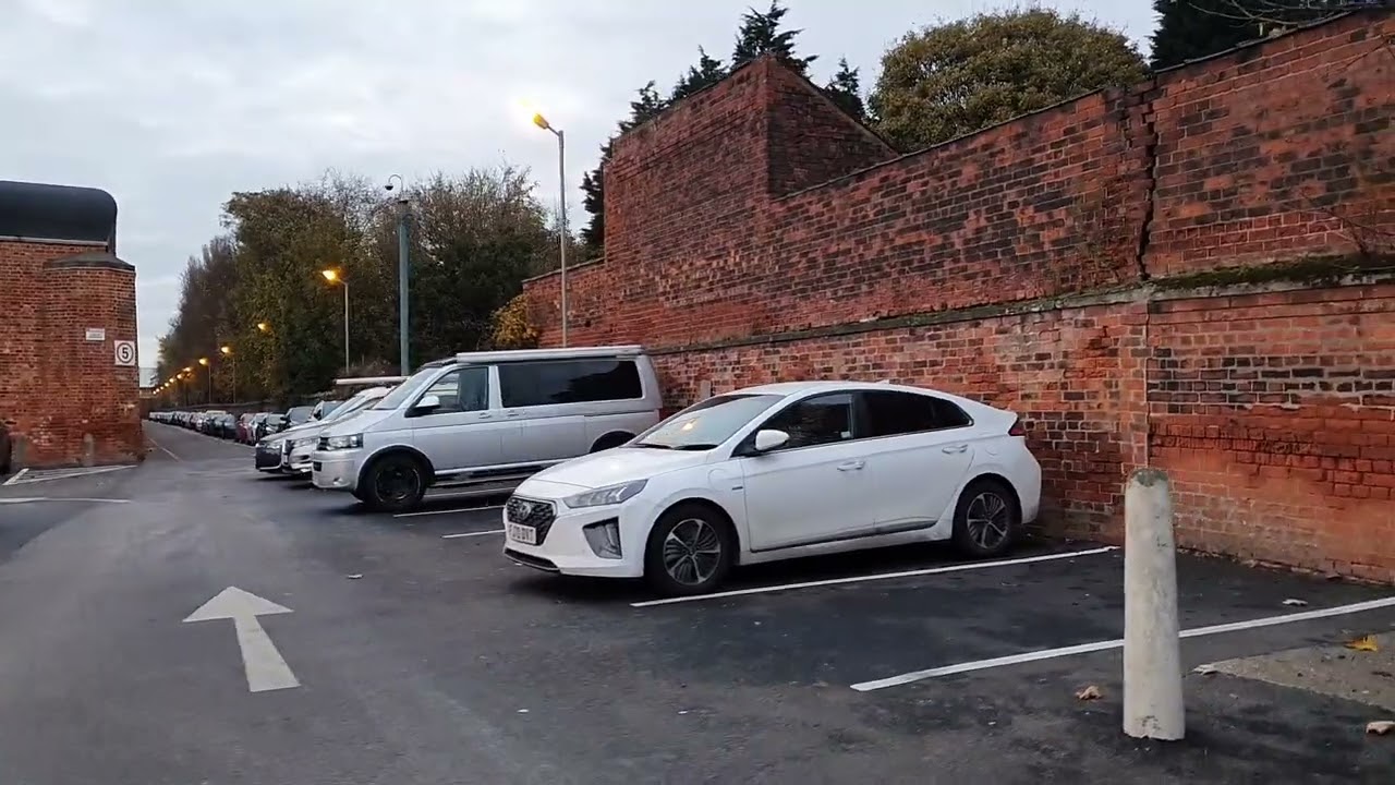 HMP Hull (Prison) walkaround, brief contact.
